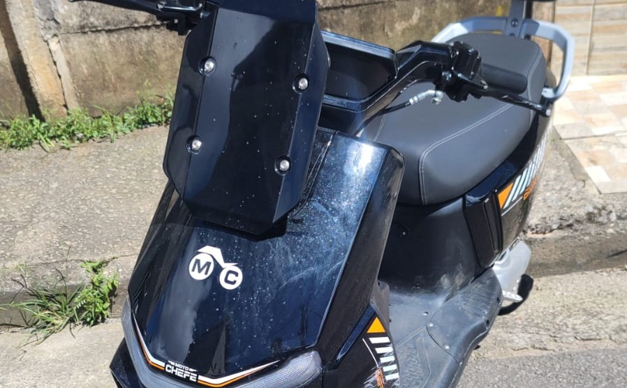 Jovem é preso por tráfico de drogas em Santos Dumont e por receptação de scooter elétrica de caminhão que tombou na BR-040